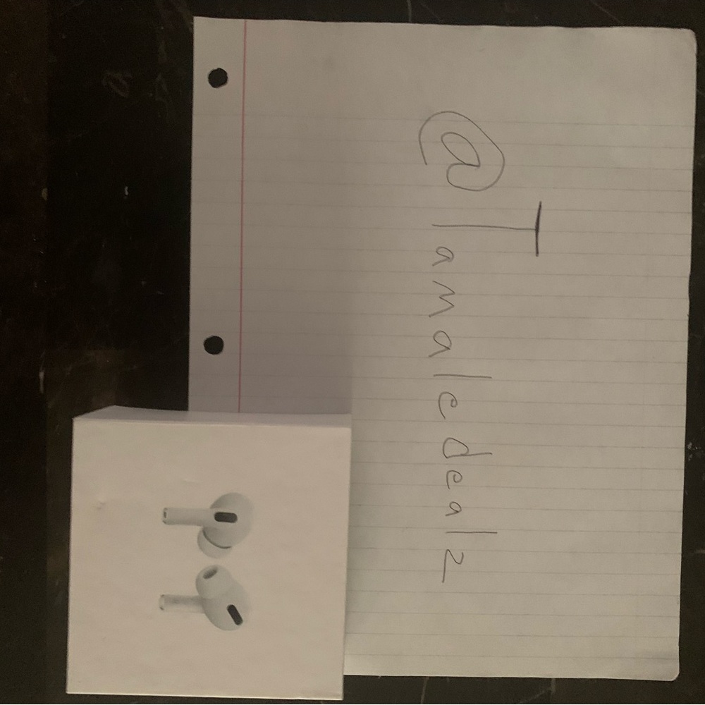 Apple AirPods Pro - Classic White